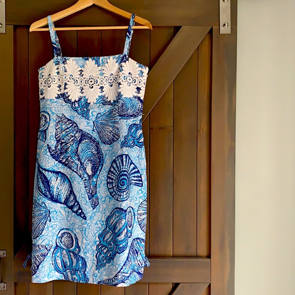 Vintage Lilly Pulitzer size 8 blue and white dress